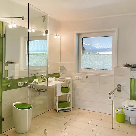 Hus Strungud Eg, Strandstrasse アパート *